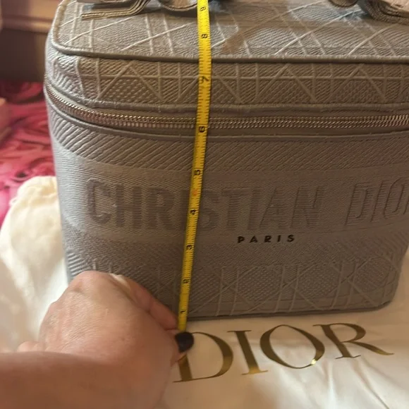🩶🩶Dior Canvas Vanity with Lots of Pockets and Space-Brand New🩶🩶🩶 - Picture 15 of 16